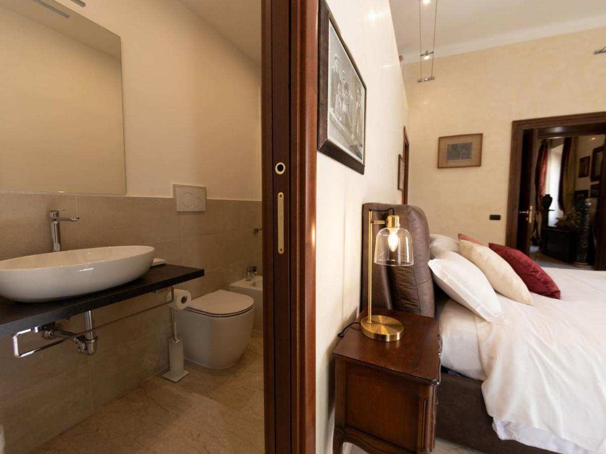 The Best Rent - Apartment With A View On Altare Della Patria Rome Bagian luar foto